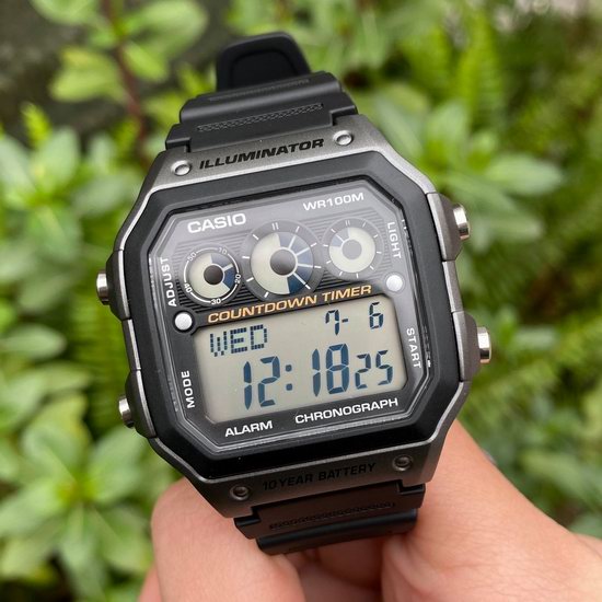 Casio Reloj AE-1300WH-8AVDF