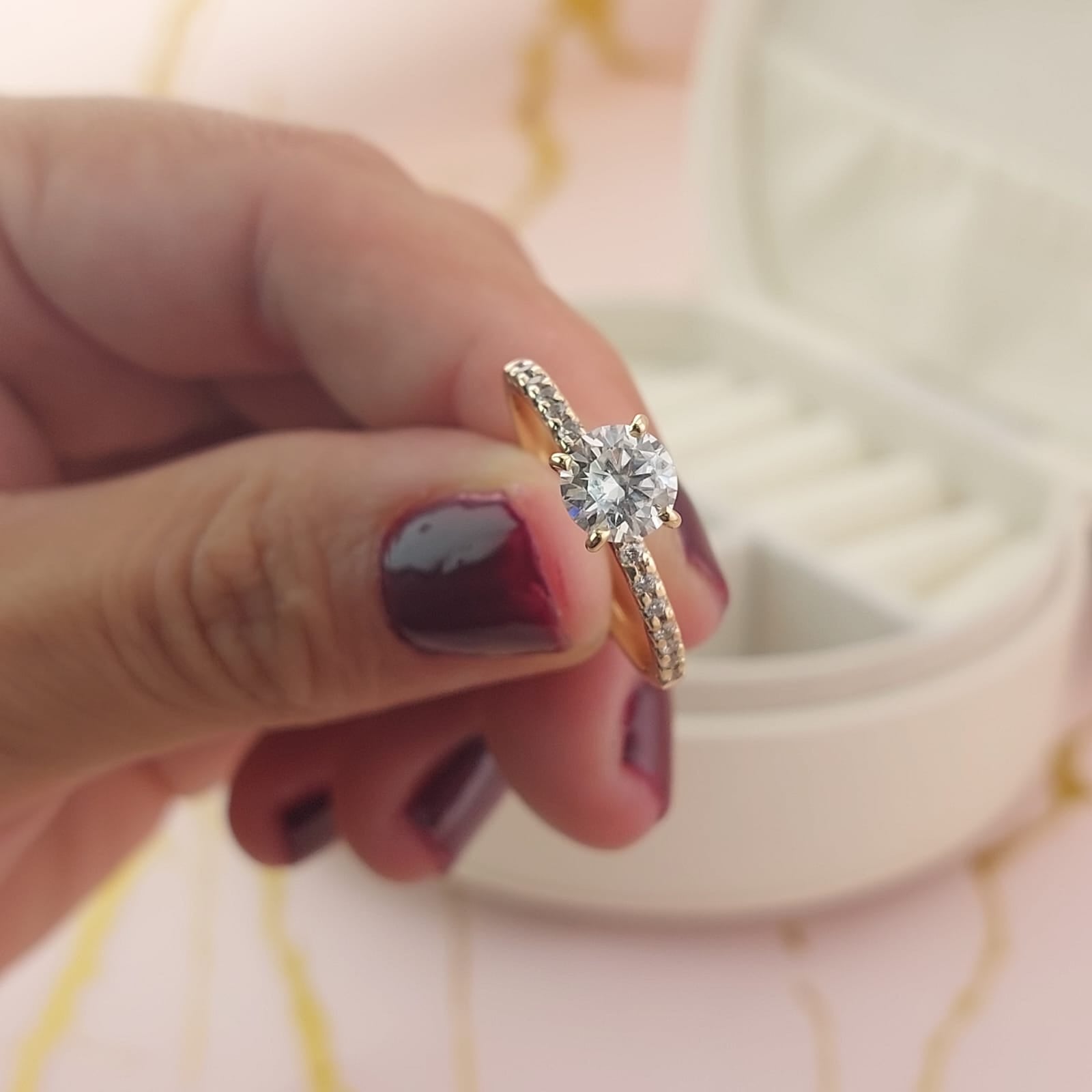 Anillo Compromiso Moissanita 6mm 0.8ct GRA Grade D Oro 10k 27113 Hecho Milena*