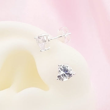 Aretes Corazón Chispas 6mm Blanco 925 27732