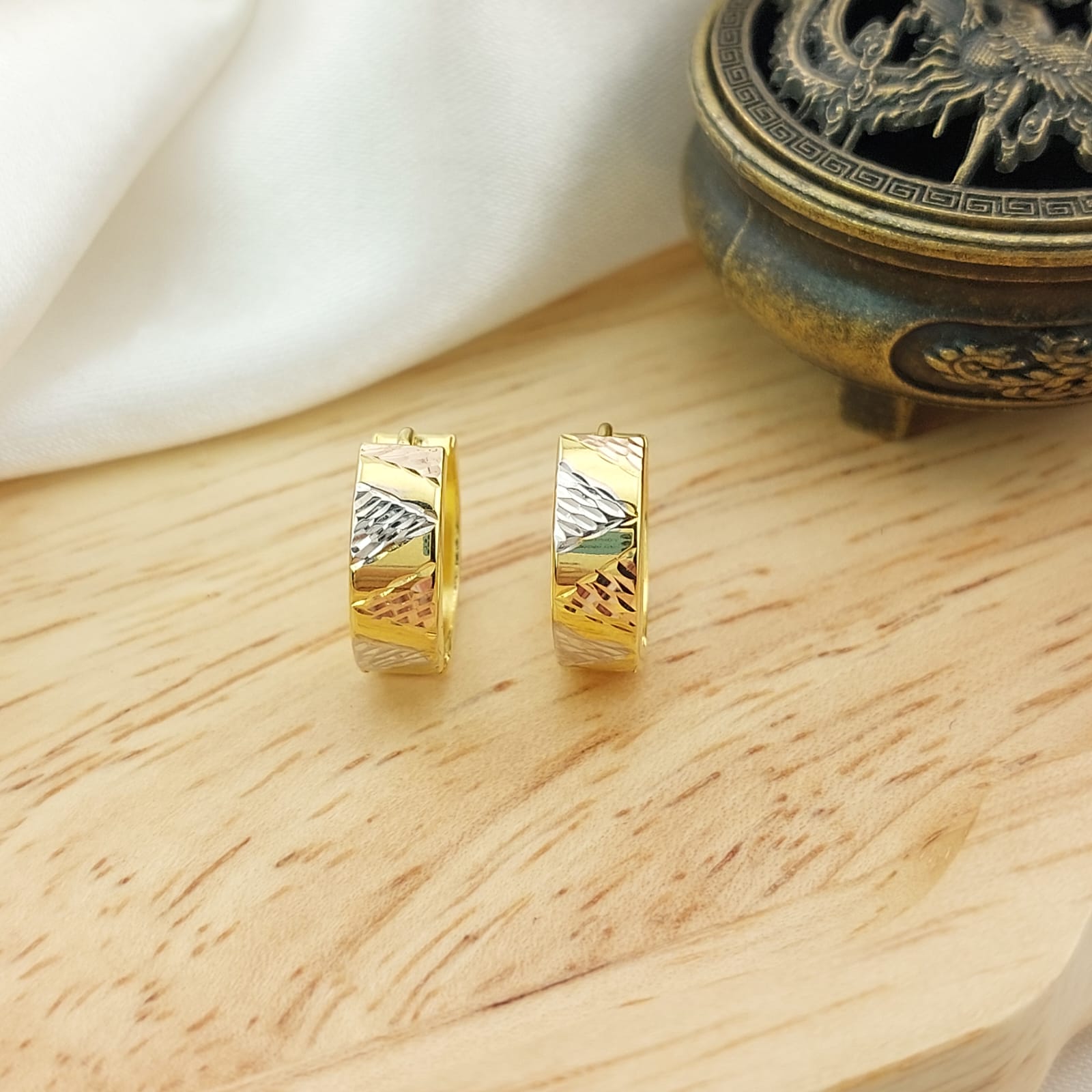 Aretes Huggies 13mm Oro 10k Italia 26718