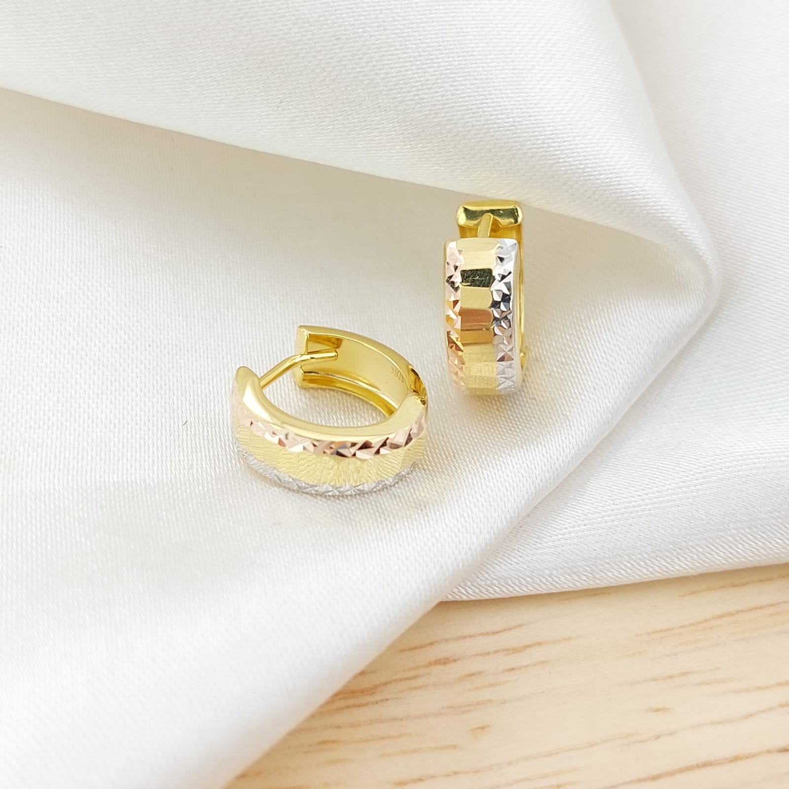 Aretes Huggies 13mm Oro 10k Italia 26719