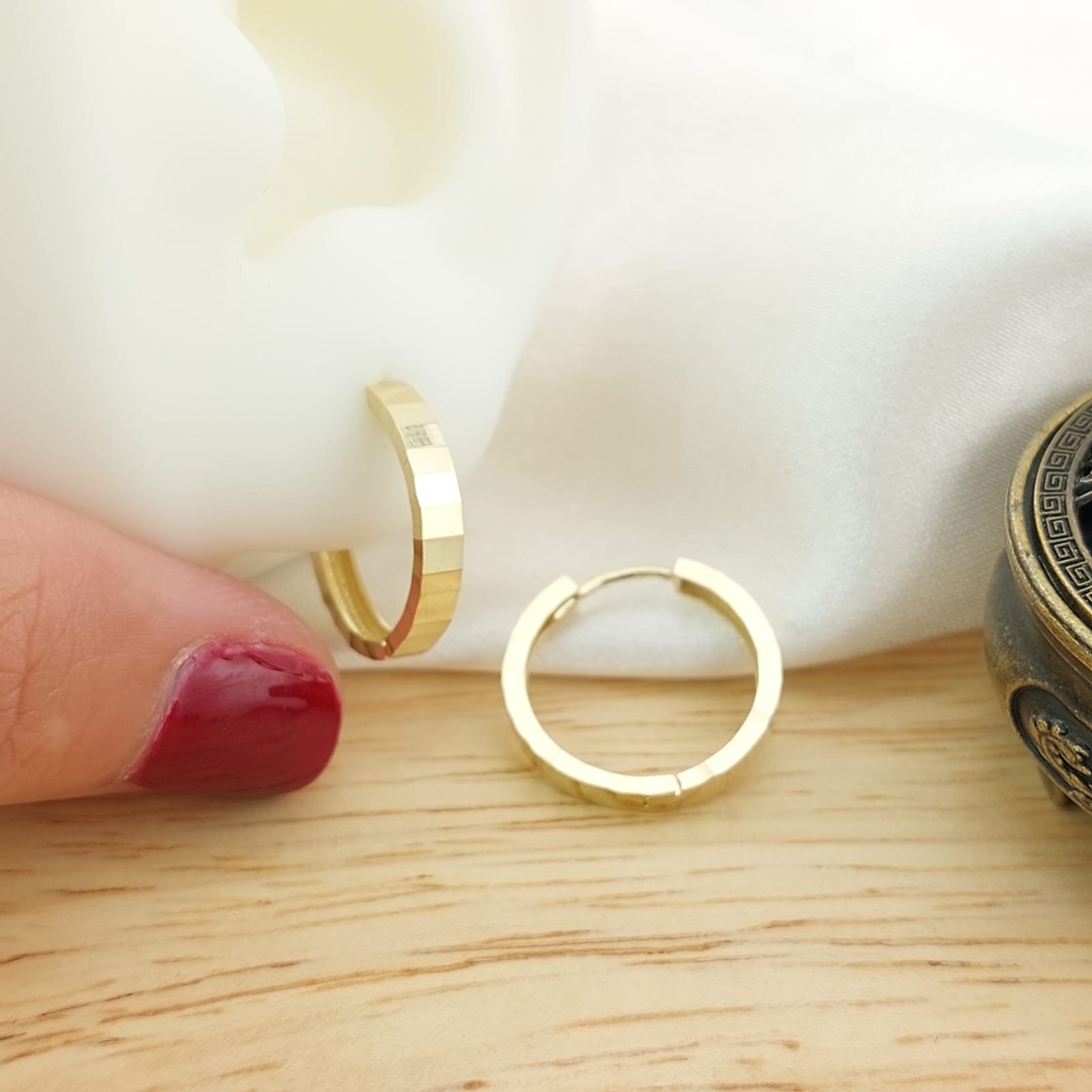 Aretes Huggies 16mm Oro 10k Italia 26716