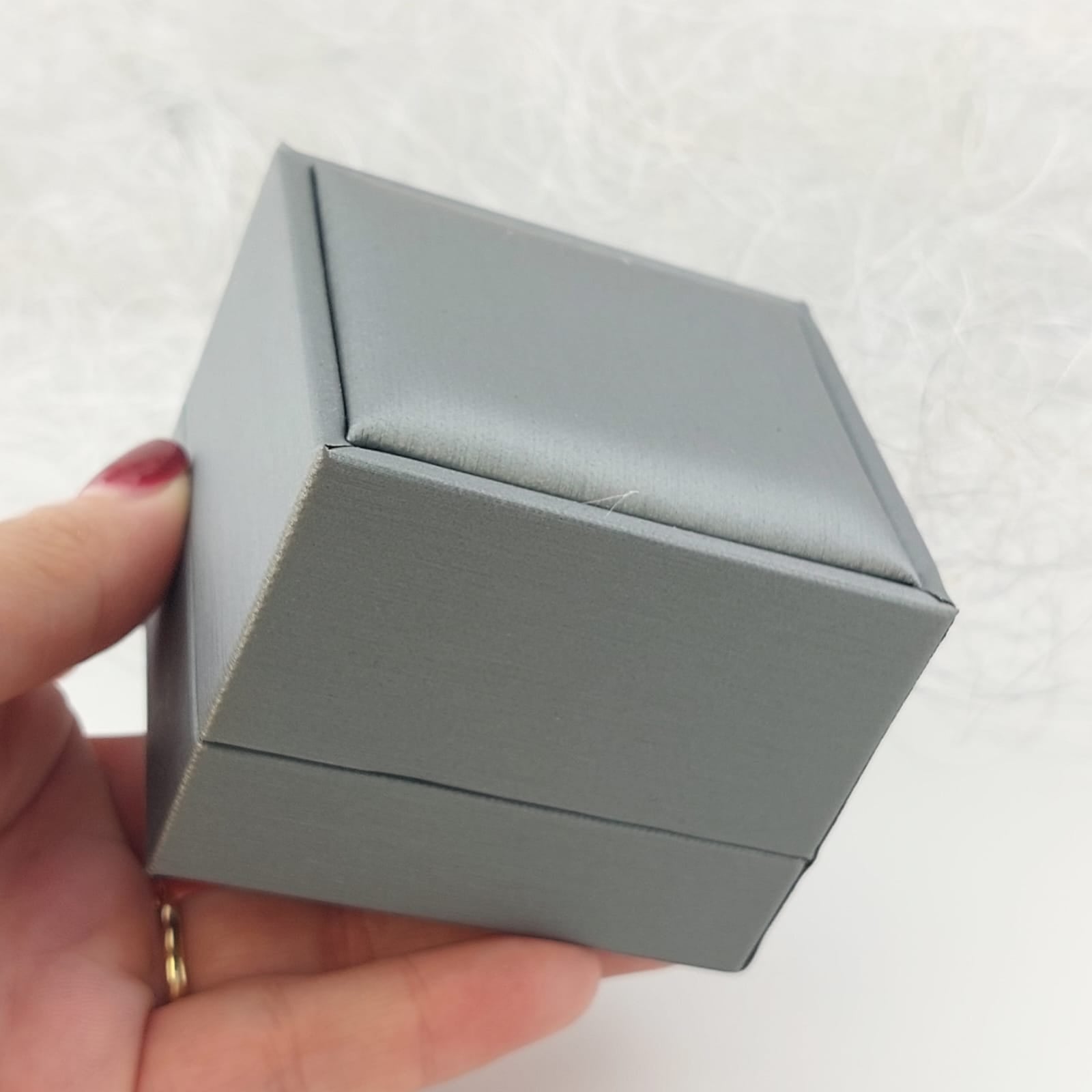 Caja de Regalo Gris Anillos 6x6.5cm 801017