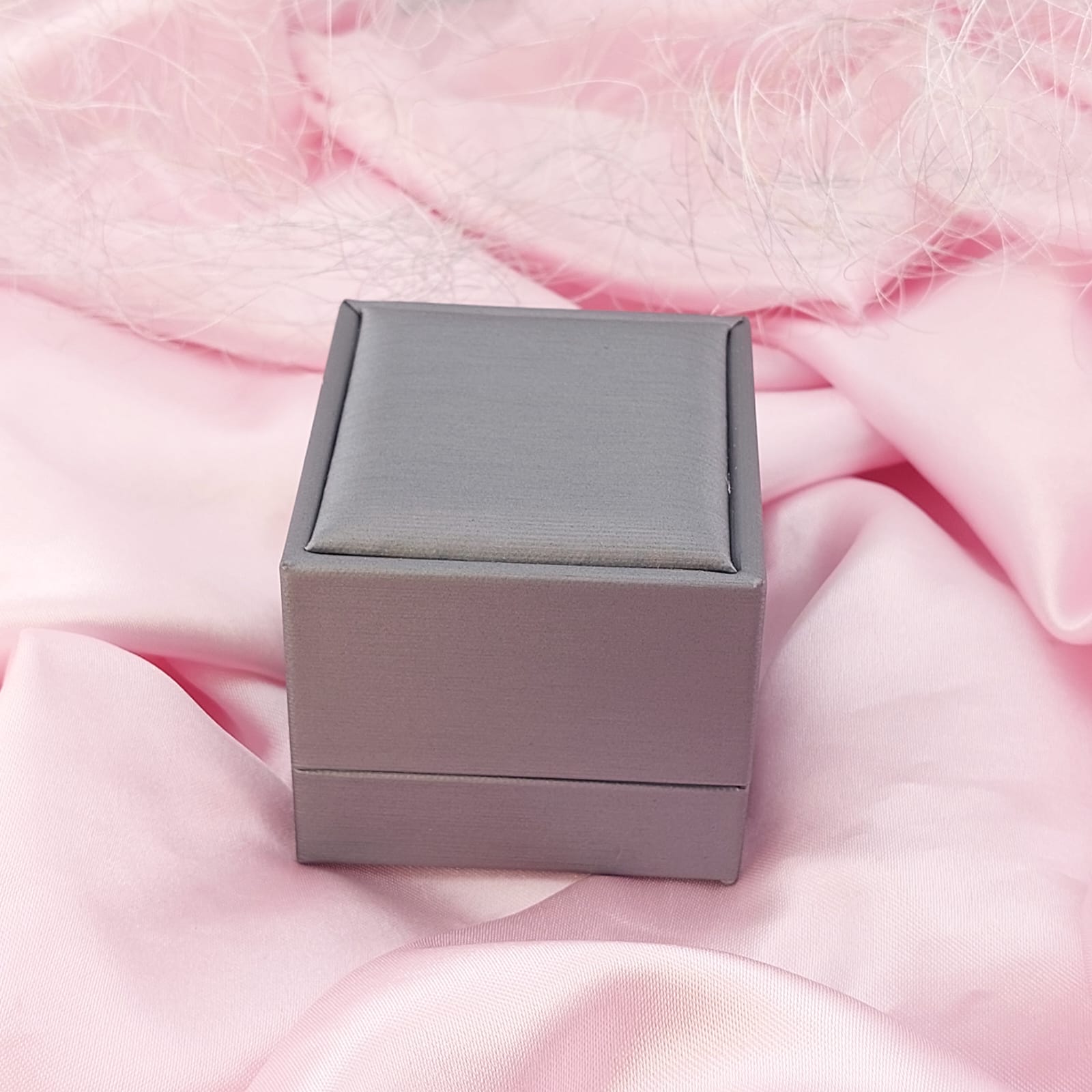 Caja de Regalo Gris Anillos 6x6.5cm 801017