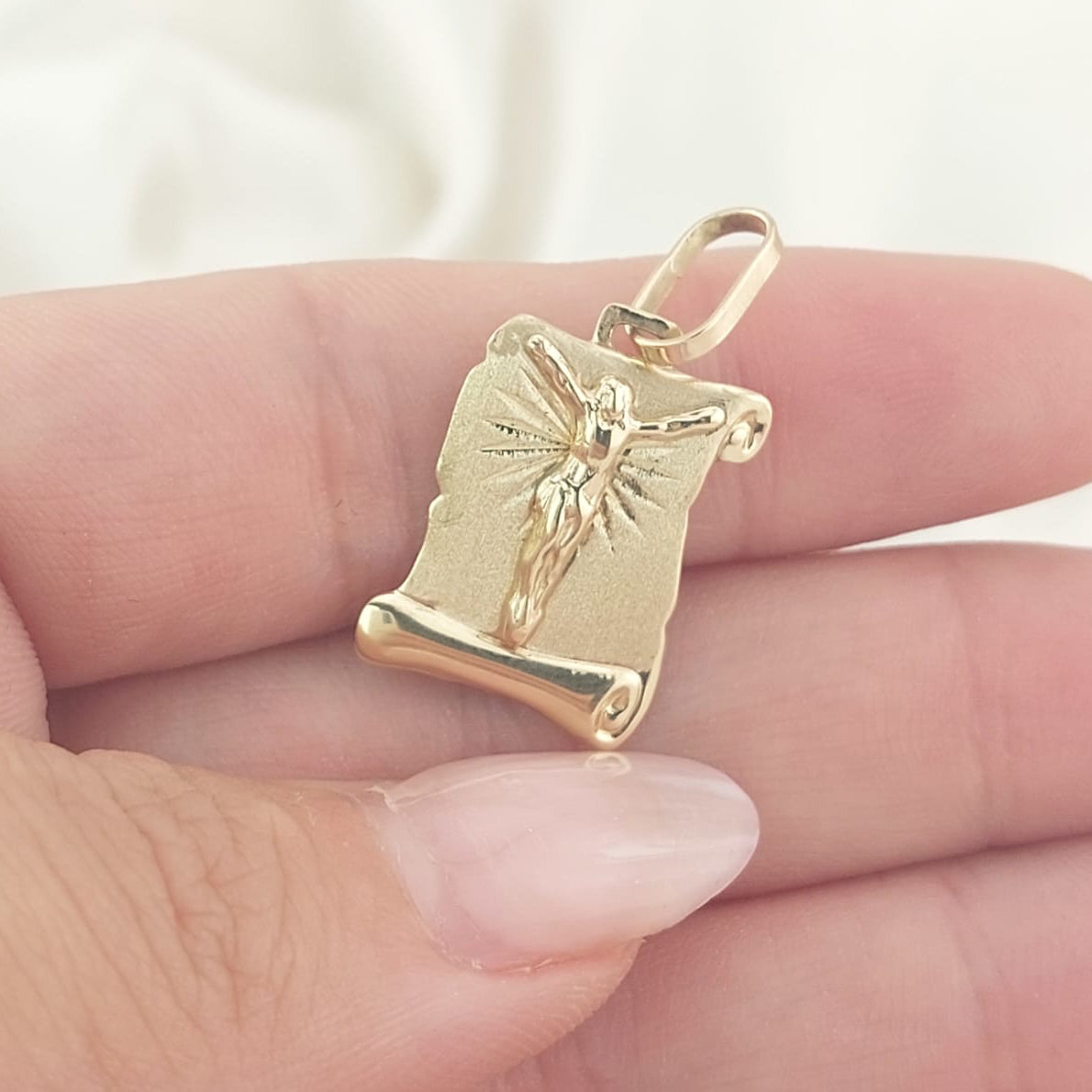 Dije Pergamino Jesús 20mm Oro 10k 26988