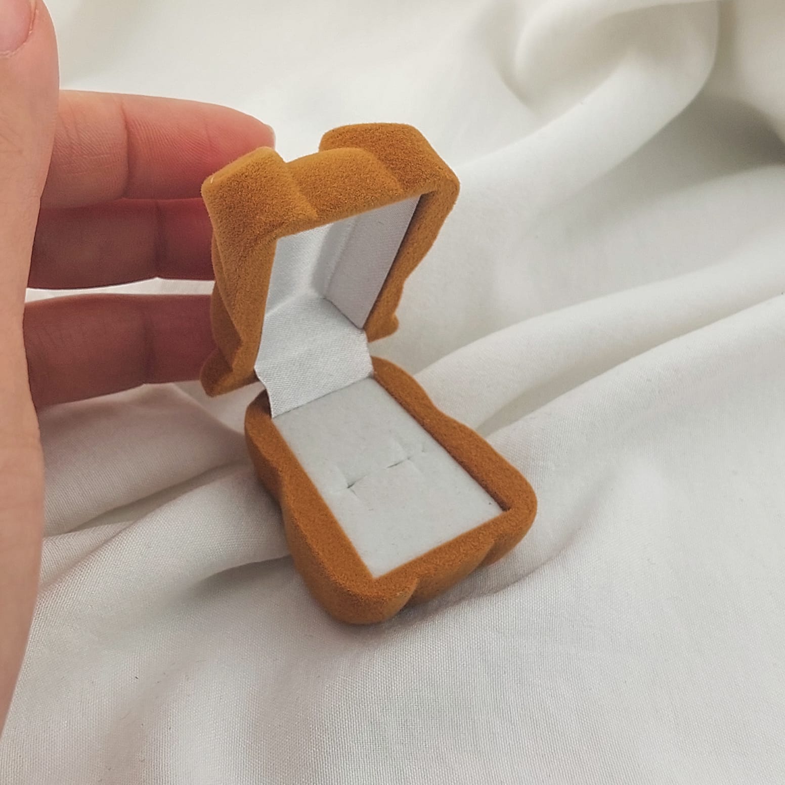 CAJA DE REGALO OSO PEQUEÑO CAFE 210000015881x