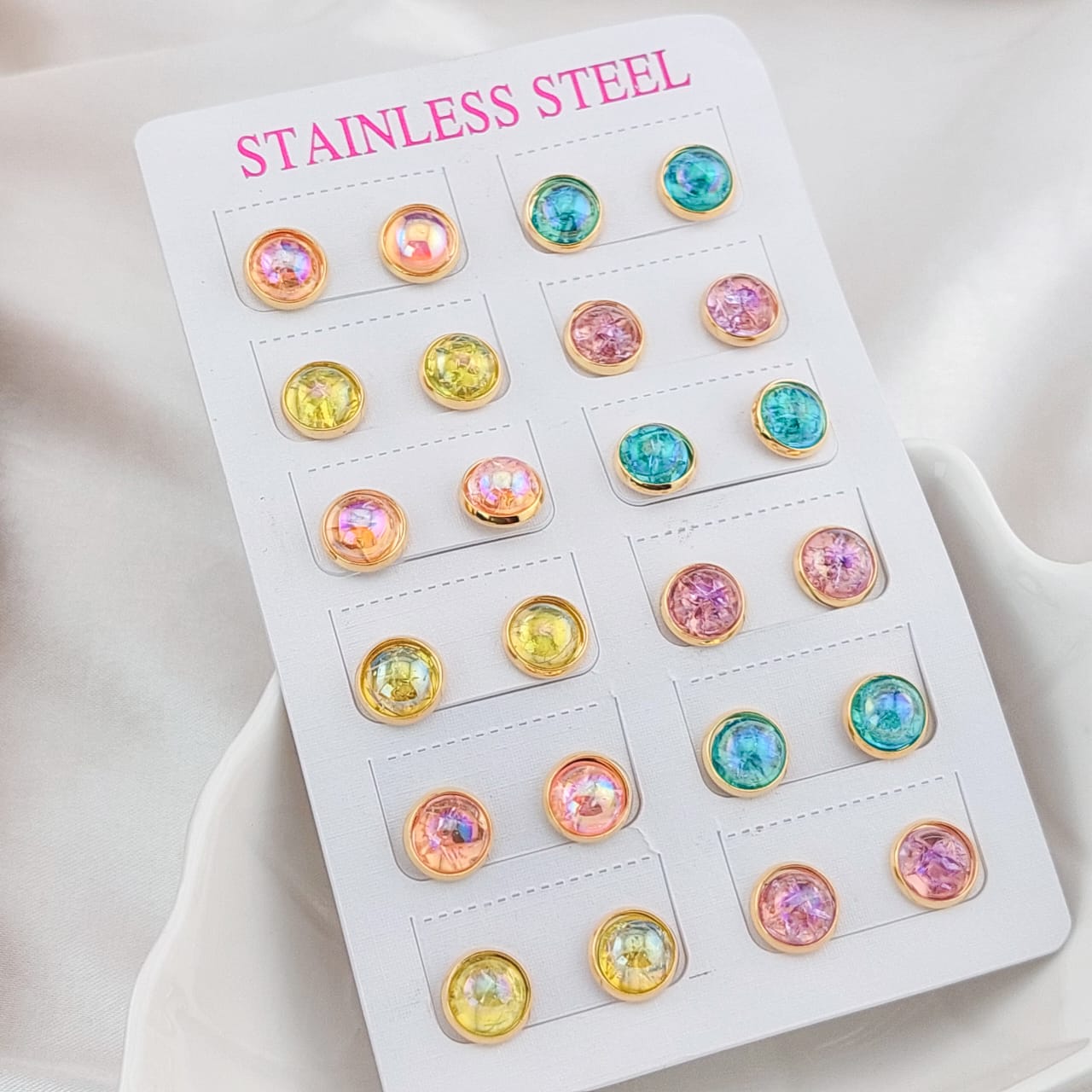 Aretes 8mm Cartón Con 12p Acero 25106