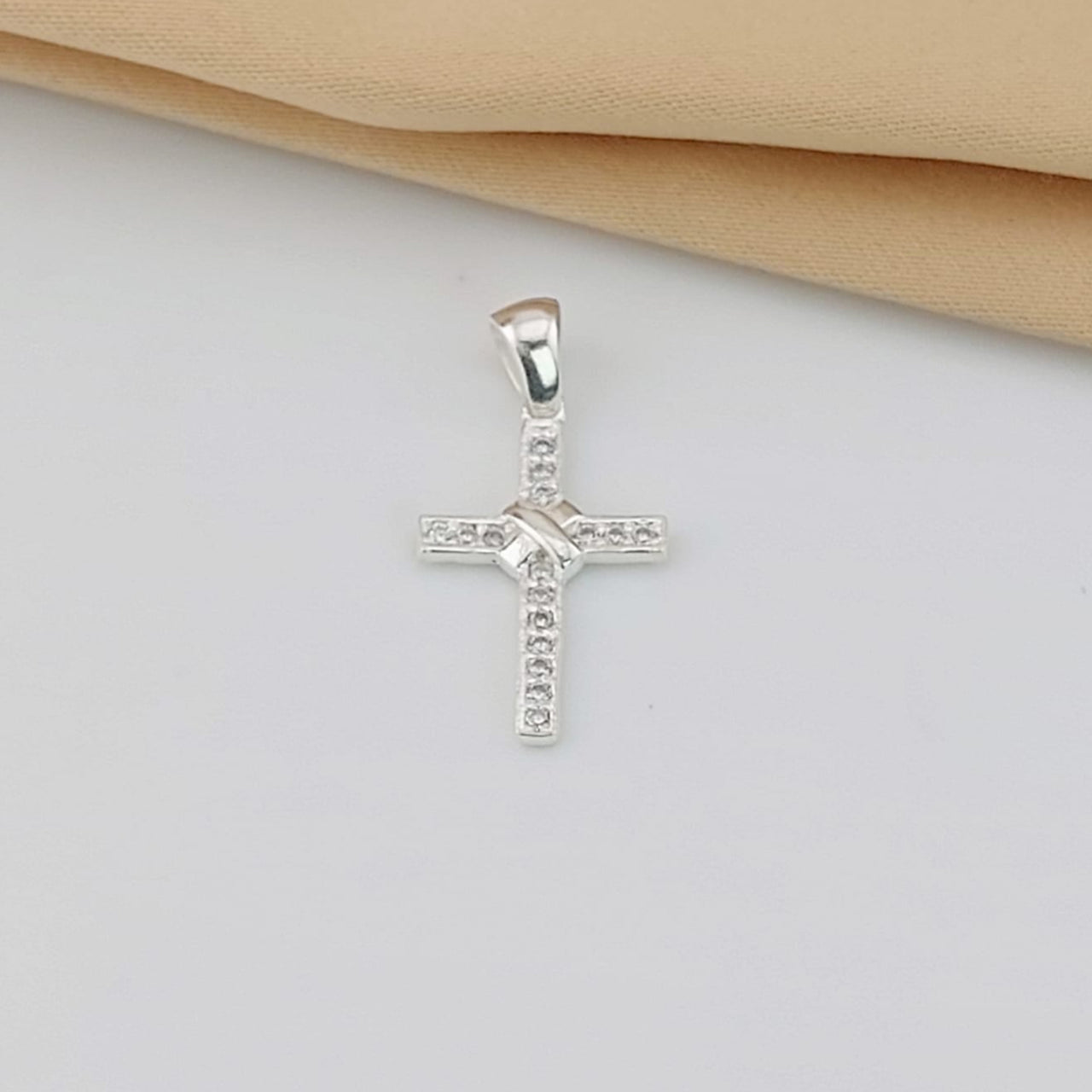 Dije Cruz Plata 925 25424