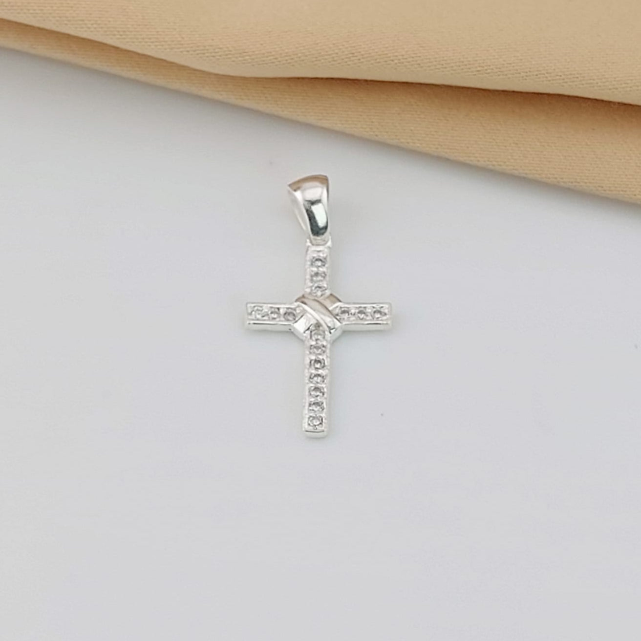 Dije Cruz Plata 925 25424