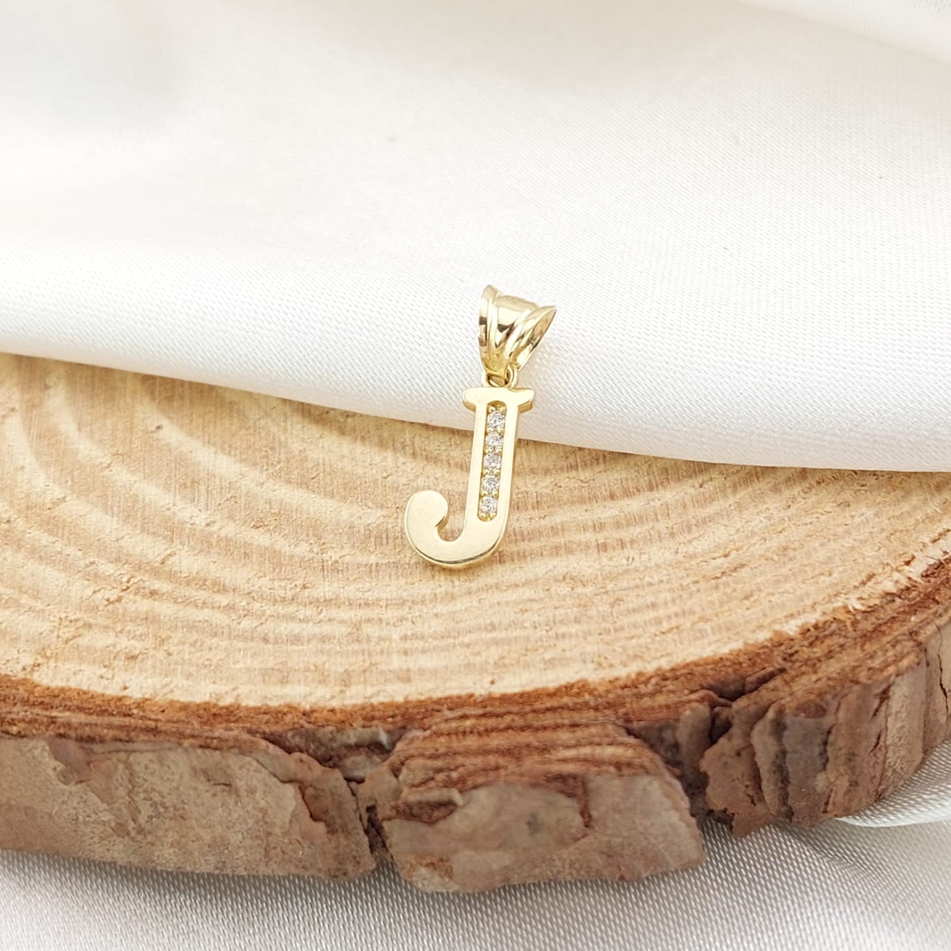 Dije Letra 10mm Oro 10k 26670