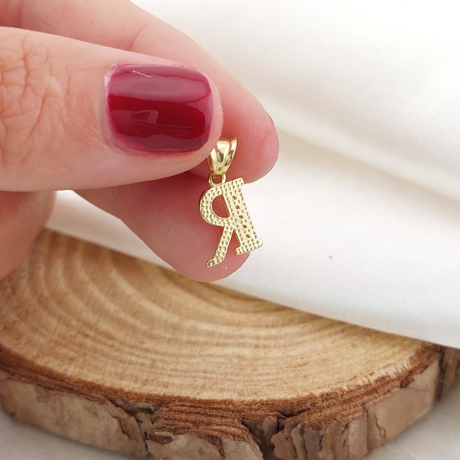 Dije Letra 10mm Oro 10k 26674