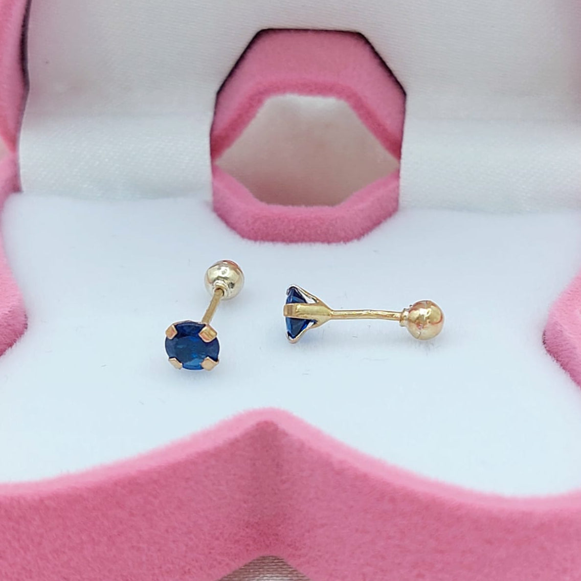 Dormilones Piedra Azul 4mm Oro 10K 210000020882