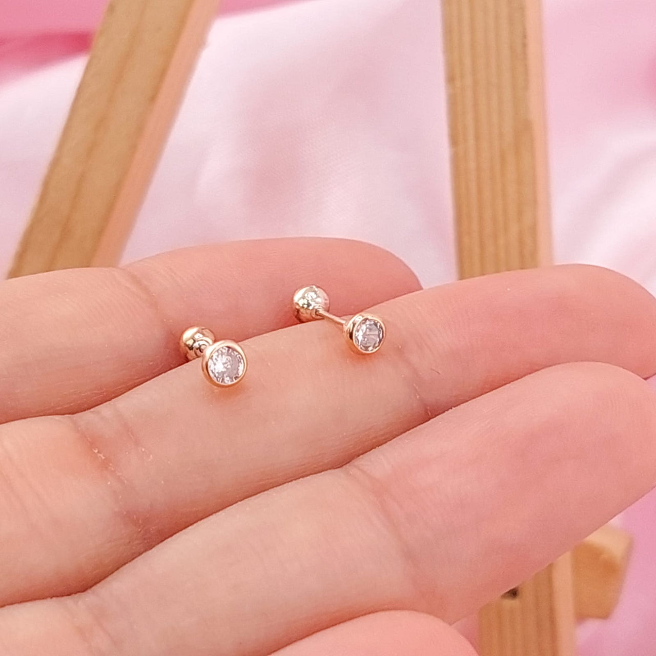 Dormilones Biselado blanco 3mm Oro 10K  210000018549