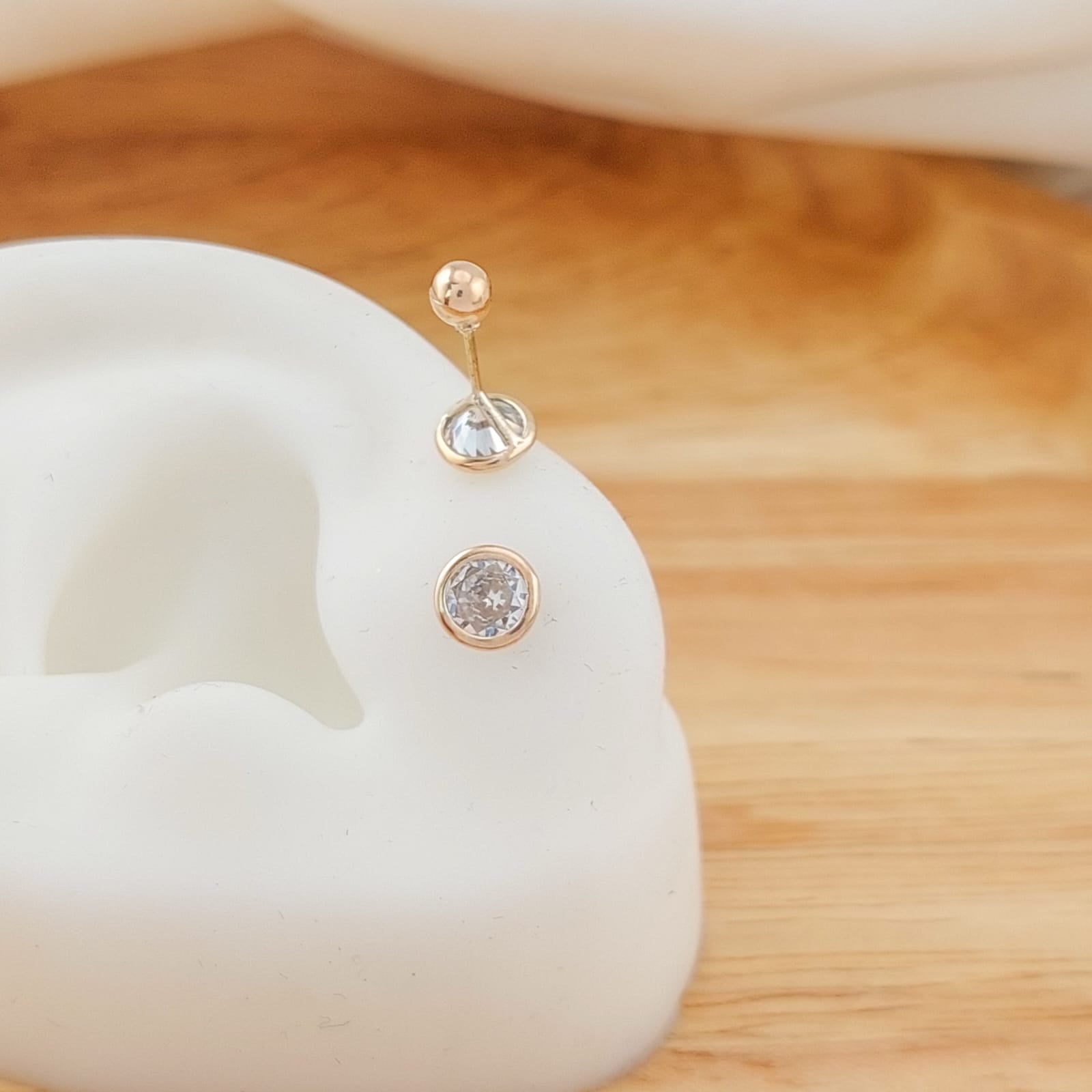 Dormilones Biselado Blanco 5mm Oro 10k 17812