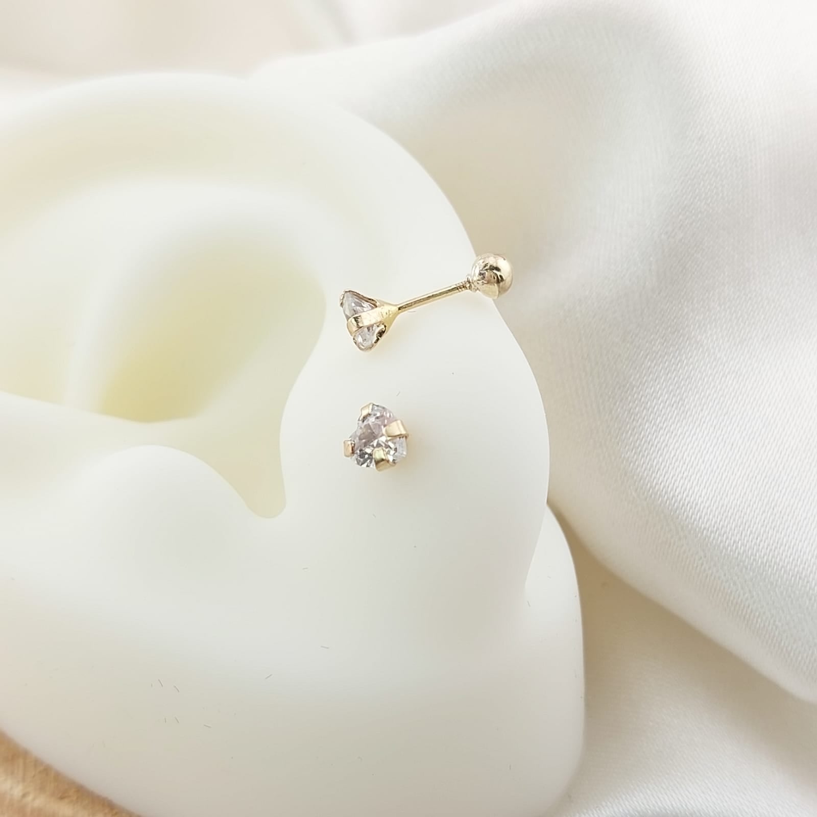 Dormilones Corazón Blanco 4mm Oro 10k 24816