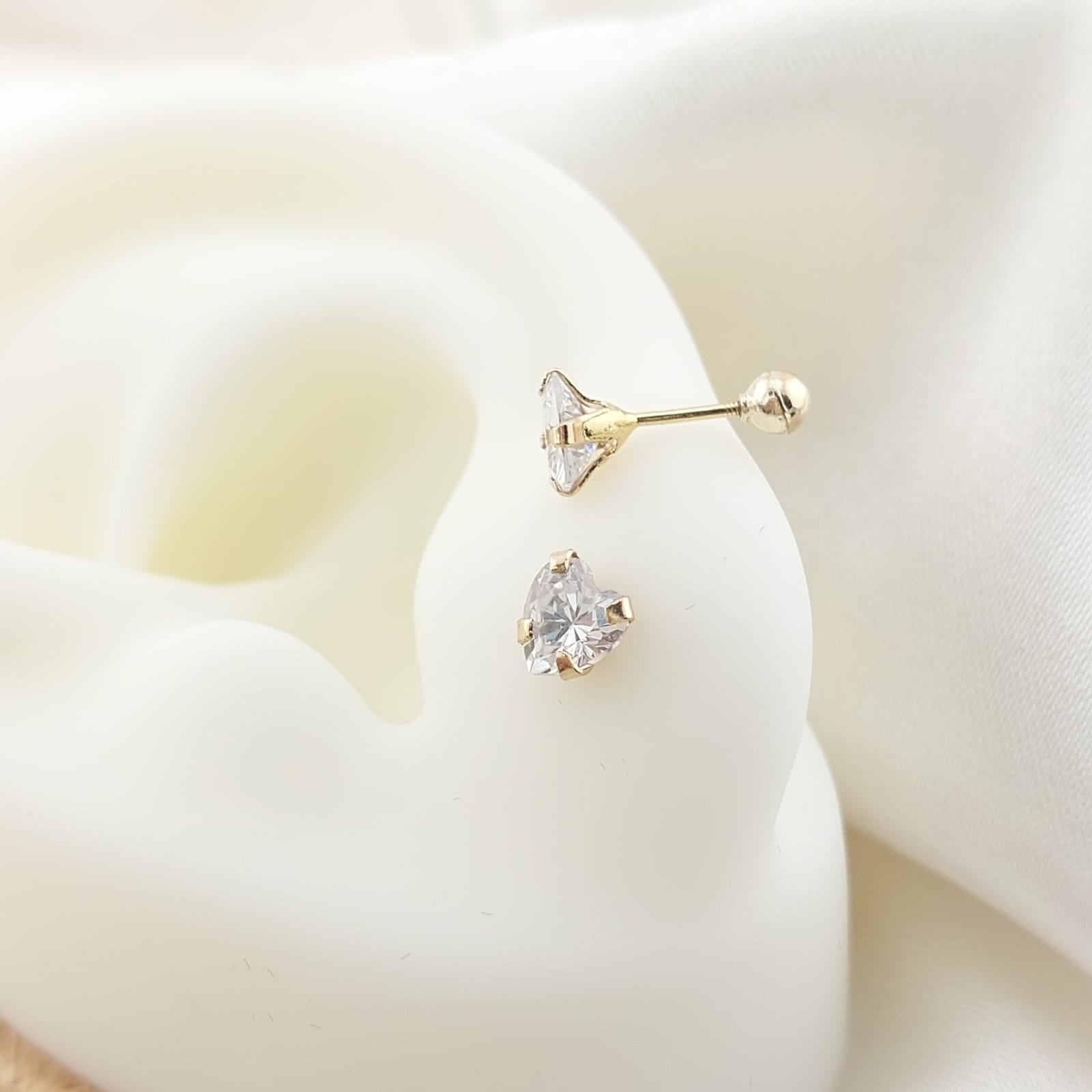 Dormilones Corazón Blanco 5mm Oro 10k 24813