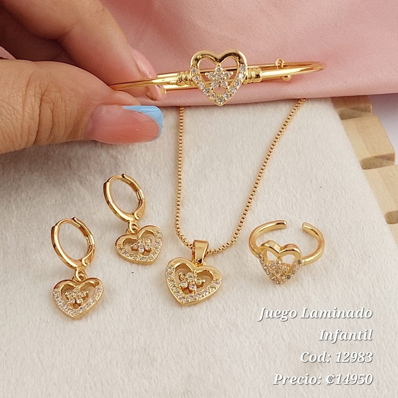 JUEGO NINA ORO LAMINADO 210000012983