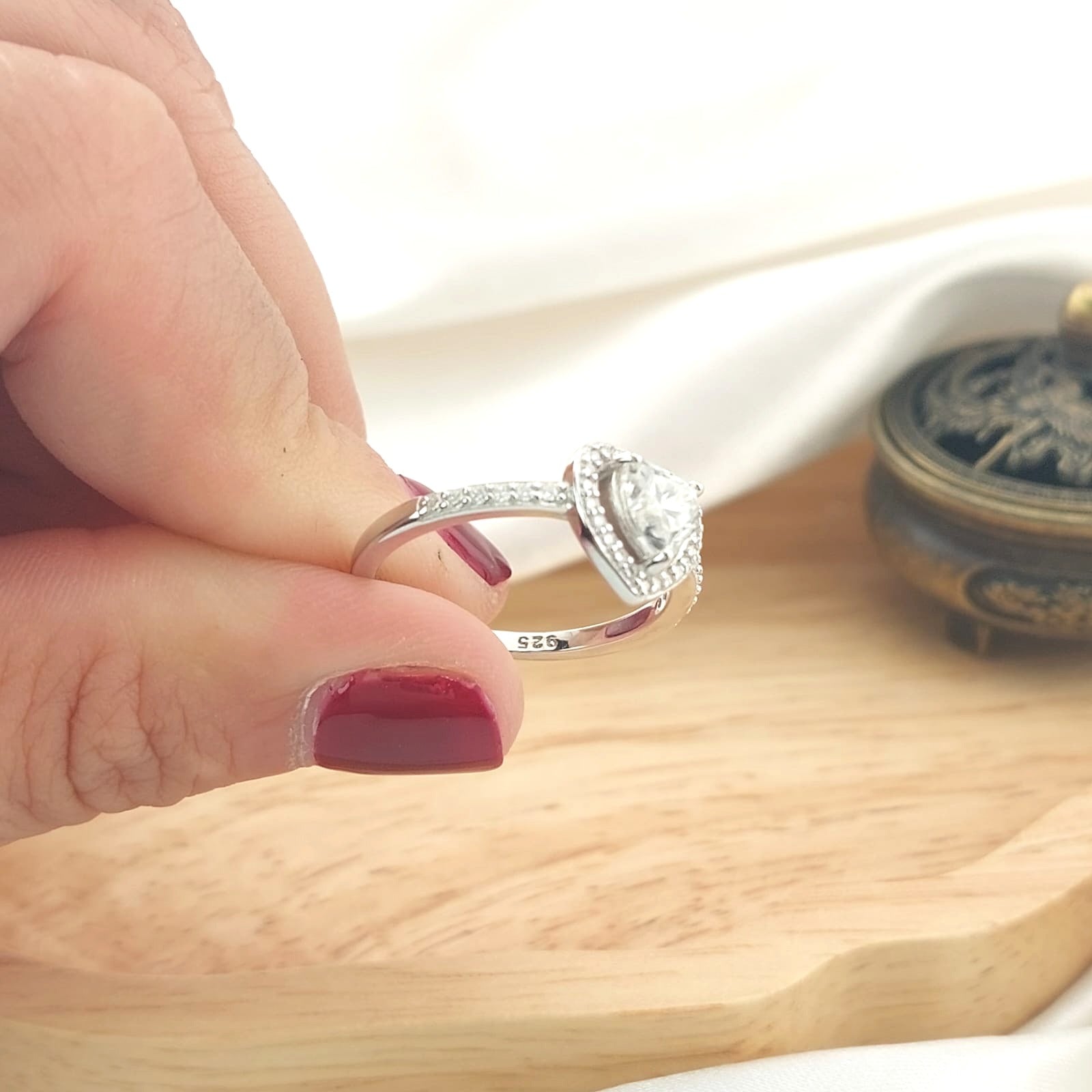 Anillo Compromiso Moissanita 6mm/1.2mmx12 GRADE D 1.011CT VVS1 Plata 925 26753