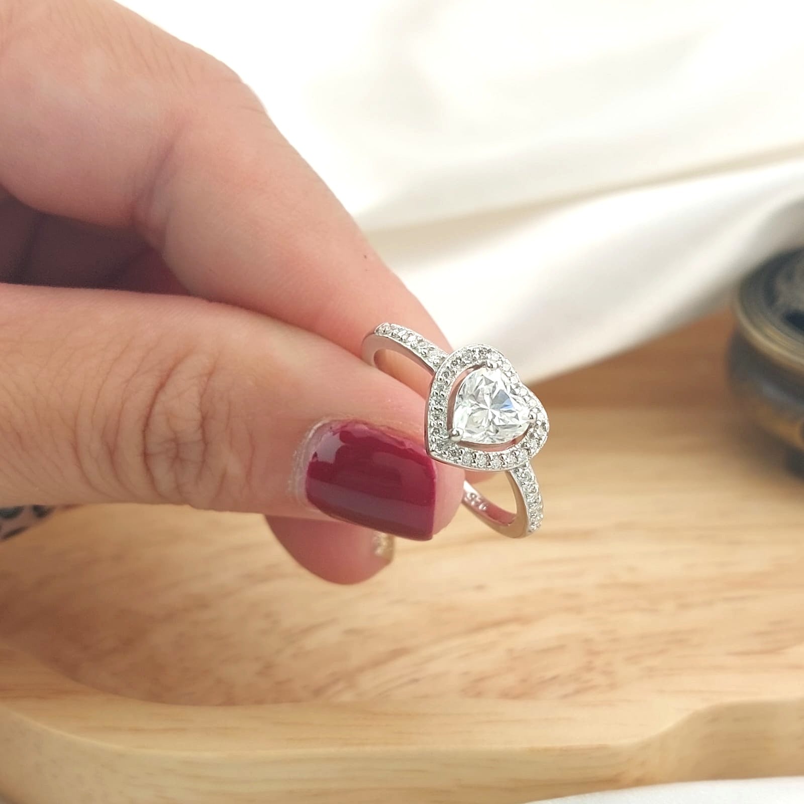 Anillo Compromiso Moissanita 6mm/1.2mmx12 GRADE D 1.011CT VVS1 Plata 925 26753